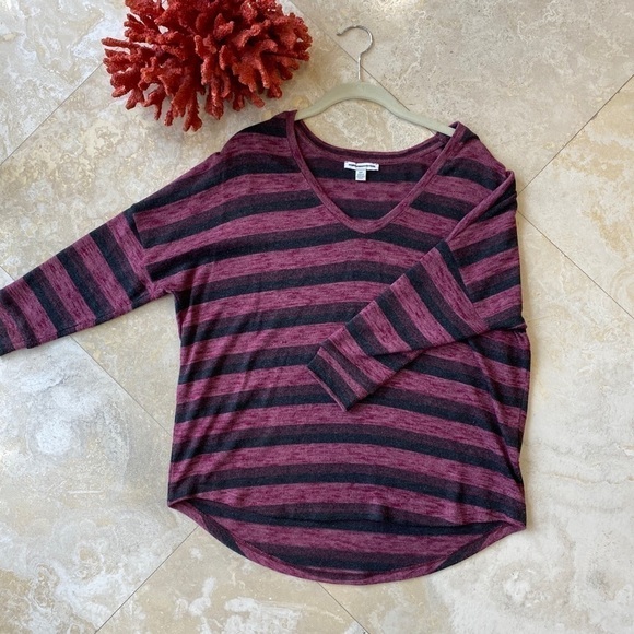3 / $12 💖 American Eagle burgundy and gray Knit S - Picture 3 of 7